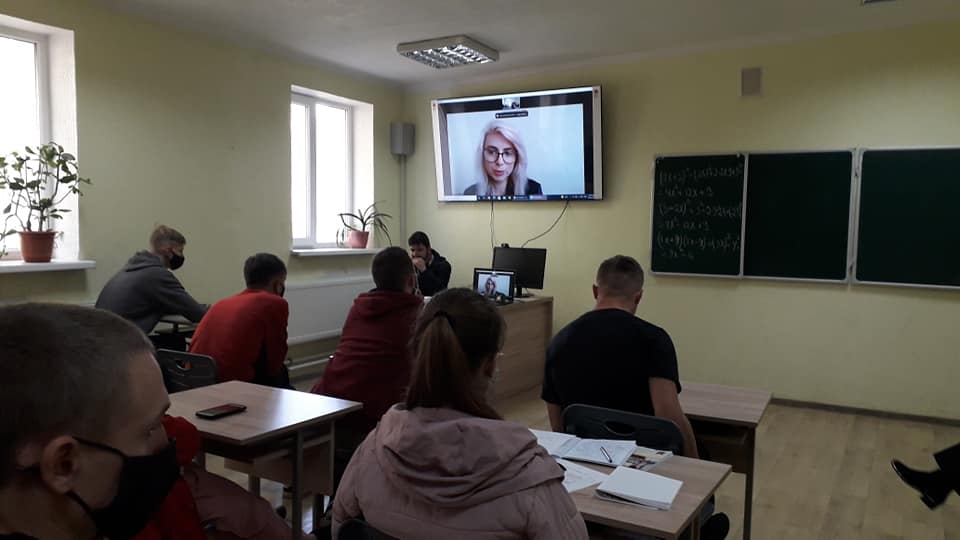 Elevii anului I și II, meseria ,,Apicultor" au beneficiat de o sesiune de informare cu privire la implementarea proiectului de start-up în scopul înființării de către instituție a unui SRL.